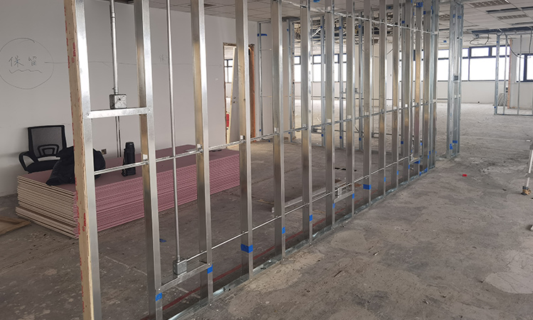 上海長寧世貿(mào)商城辦公室施工現(xiàn)場2