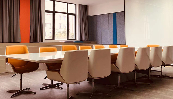 開放式辦公室裝修隔音設(shè)計效果 開放式辦公室裝修隔音設(shè)計效果