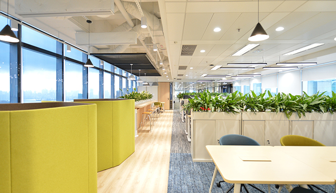 上海員工開放式辦公區(qū)裝修效果圖