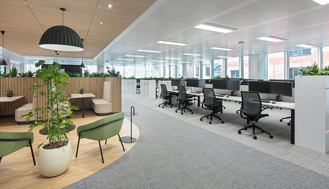 選辦公室裝修公司，自有施工隊伍是核心硬指標 