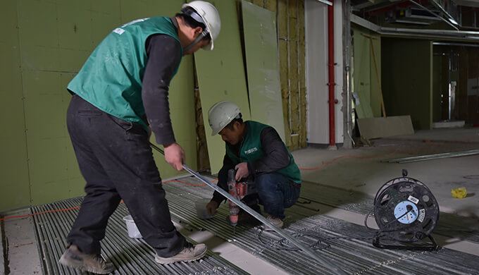 齊建裝飾施工隊伍清理材料