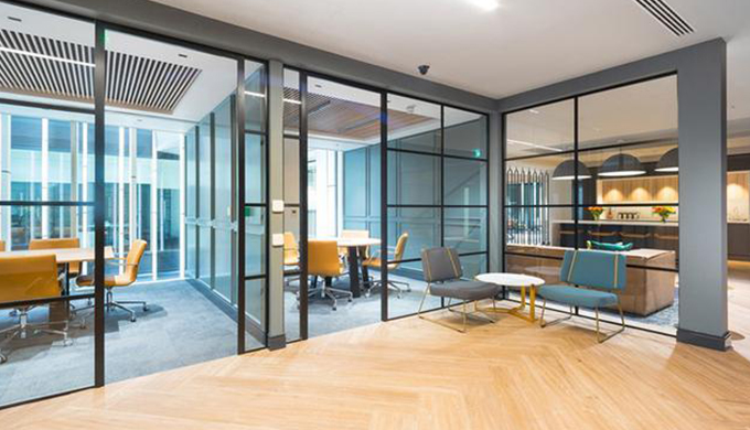 上海市中心五千平方米辦公室裝修公司如何選擇？